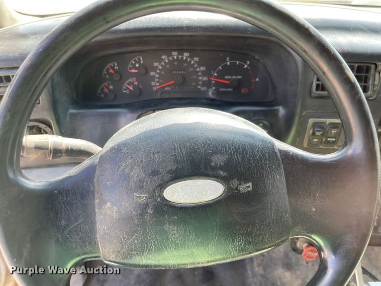 image for item MU9248 2002 Ford F750 Super Duty XL  dump truck