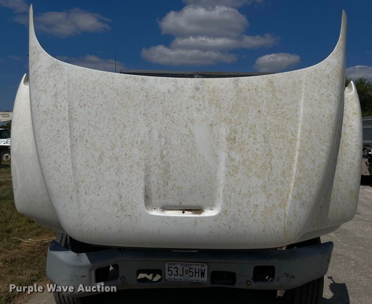 image for item MU9248 2002 Ford F750 Super Duty XL  dump truck