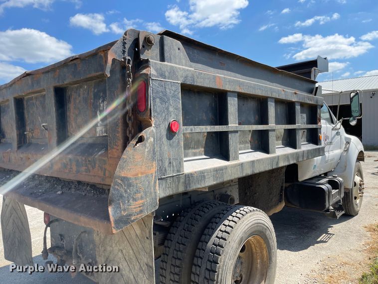 image for item MU9248 2002 Ford F750 Super Duty XL  dump truck