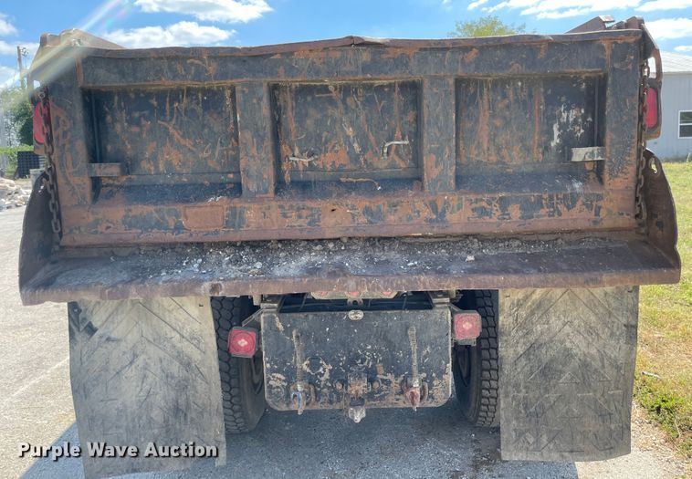 image for item MU9248 2002 Ford F750 Super Duty XL  dump truck