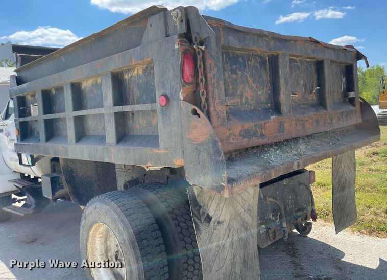 image for item MU9248 2002 Ford F750 Super Duty XL  dump truck