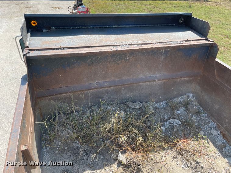 image for item MU9248 2002 Ford F750 Super Duty XL  dump truck