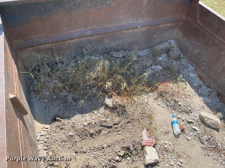 image for item MU9248 2002 Ford F750 Super Duty XL  dump truck