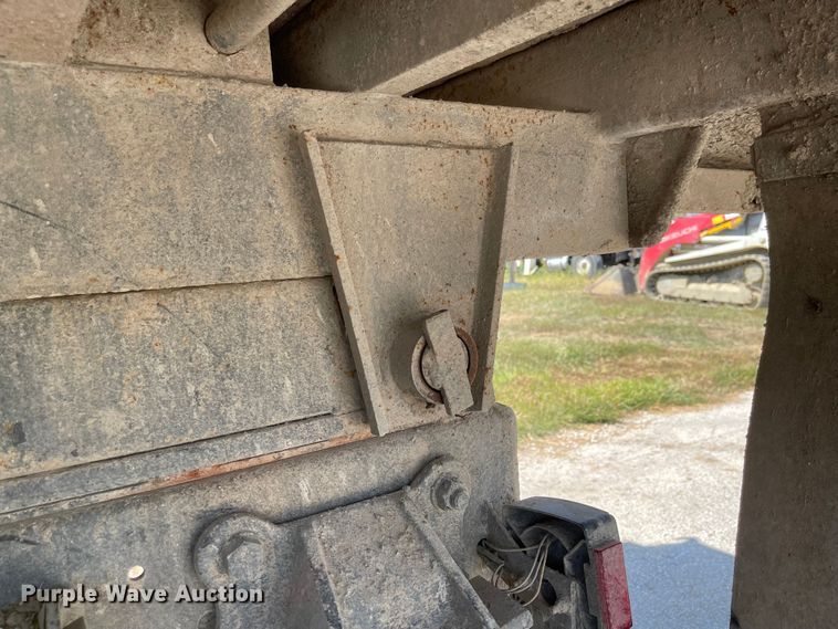 image for item MU9248 2002 Ford F750 Super Duty XL  dump truck