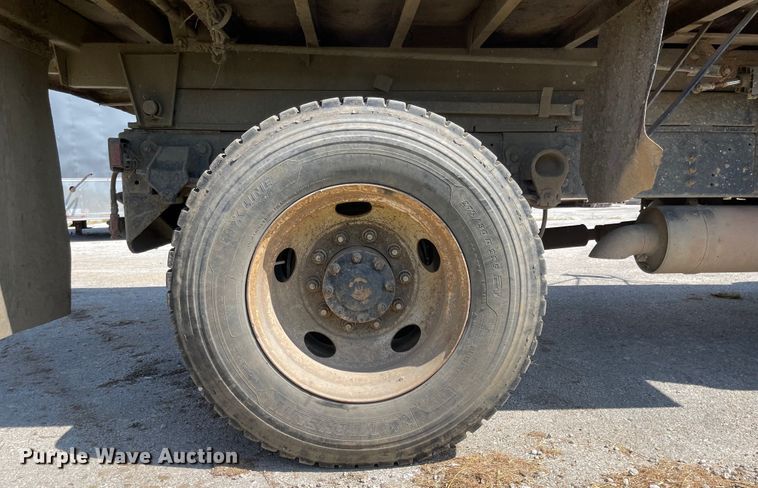 image for item MU9248 2002 Ford F750 Super Duty XL  dump truck