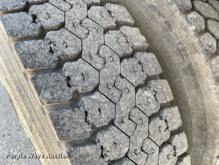 image for item MU9248 2002 Ford F750 Super Duty XL  dump truck