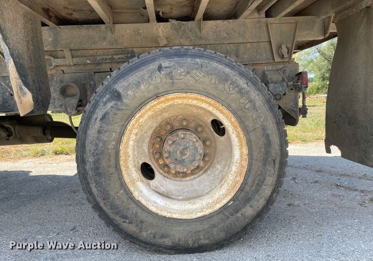 image for item MU9248 2002 Ford F750 Super Duty XL  dump truck