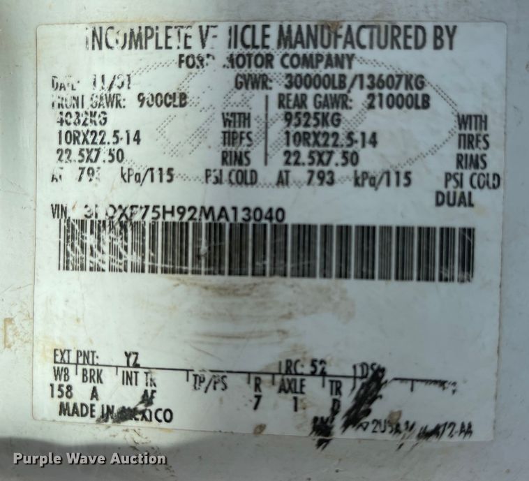 image for item MU9248 2002 Ford F750 Super Duty XL  dump truck