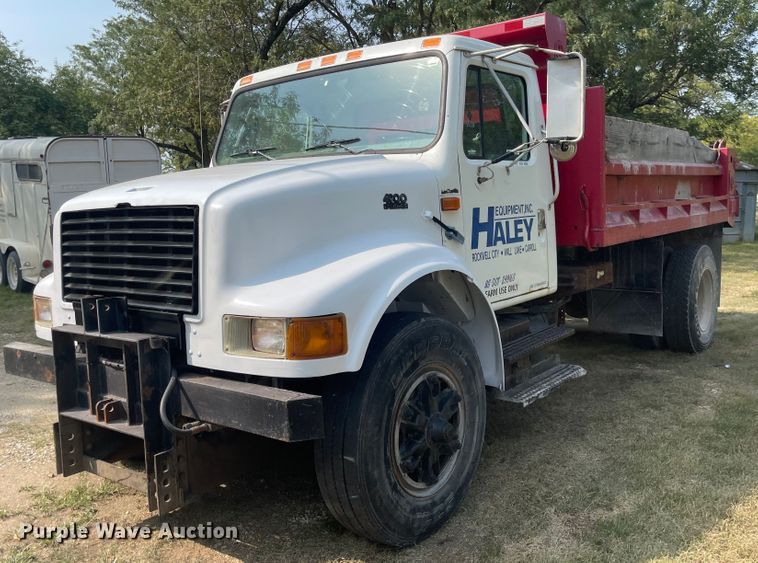 image for item MU9262 1998 International 4900  dump truck