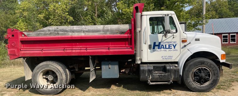 image for item MU9262 1998 International 4900  dump truck