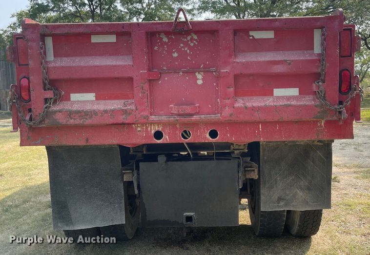 image for item MU9262 1998 International 4900  dump truck