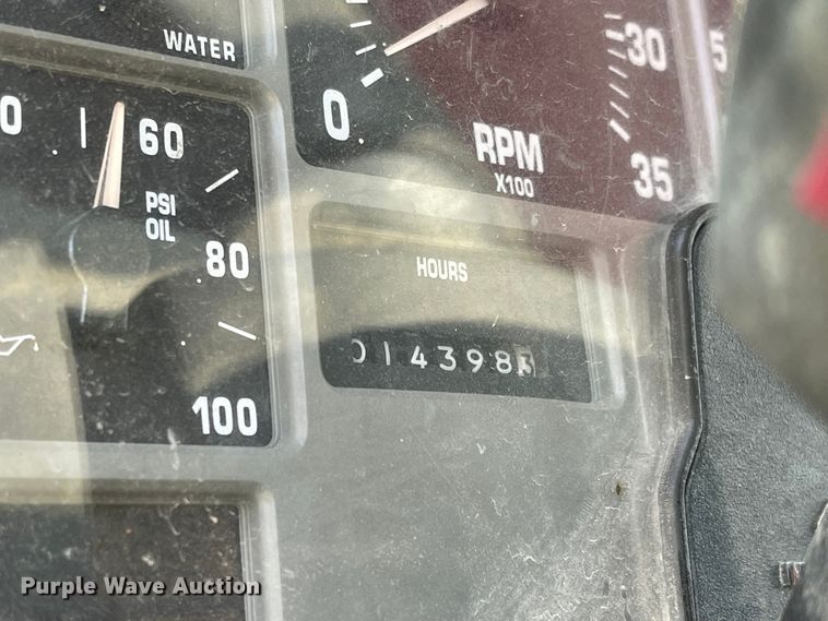 image for item MU9262 1998 International 4900  dump truck