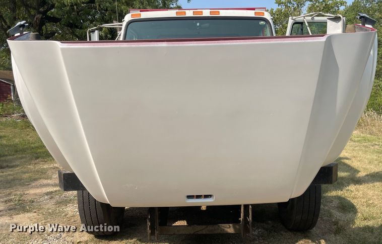 image for item MU9262 1998 International 4900  dump truck