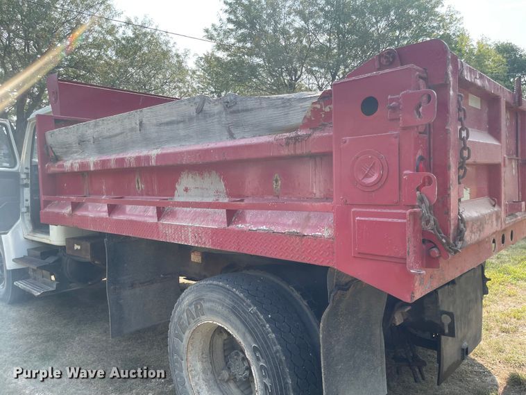 image for item MU9262 1998 International 4900  dump truck