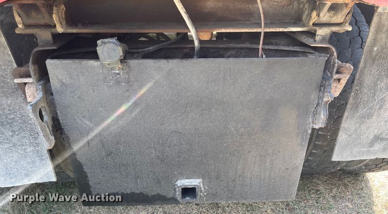 image for item MU9262 1998 International 4900  dump truck