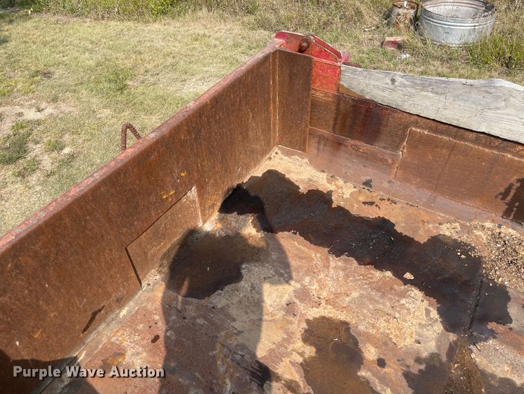 image for item MU9262 1998 International 4900  dump truck