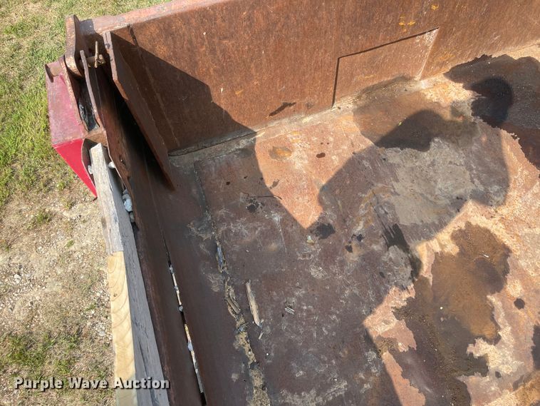 image for item MU9262 1998 International 4900  dump truck