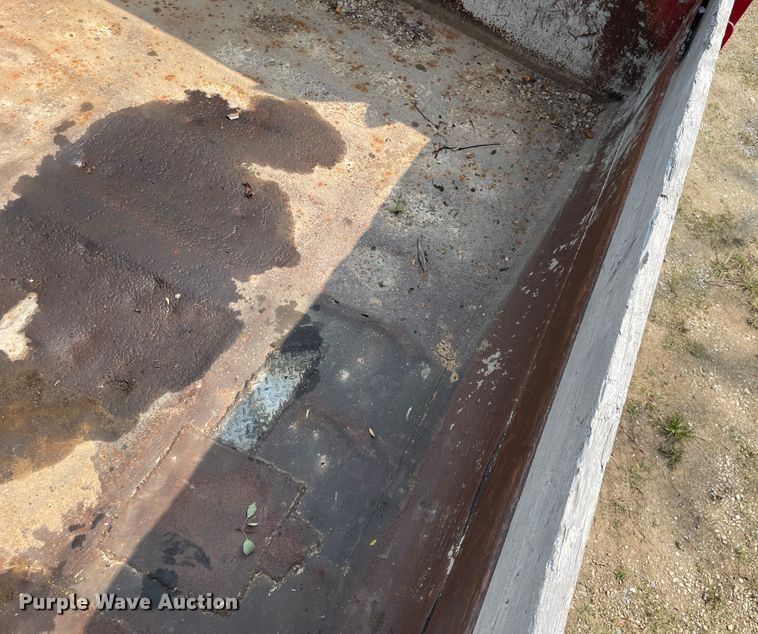 image for item MU9262 1998 International 4900  dump truck