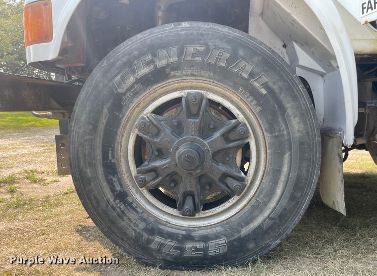 image for item MU9262 1998 International 4900  dump truck