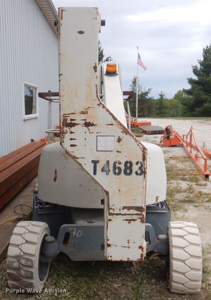 image for item MU9755 1998 Terex TA33E  boom lift