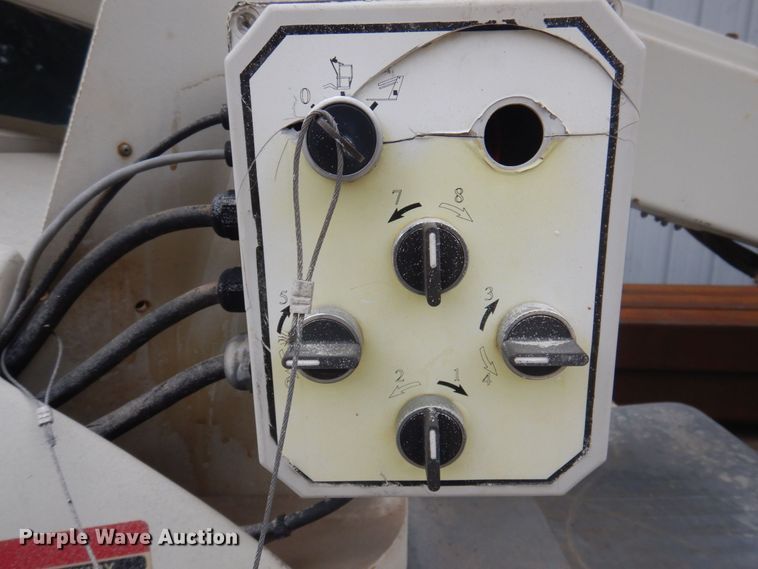 image for item MU9755 1998 Terex TA33E  boom lift