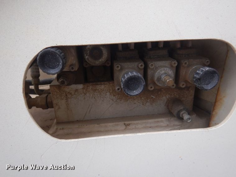 image for item MU9755 1998 Terex TA33E  boom lift