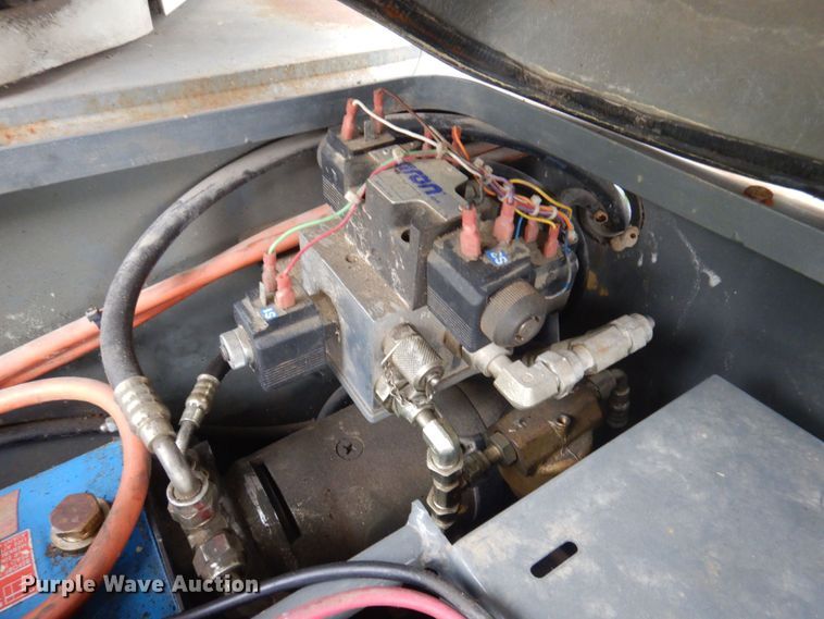 image for item MU9755 1998 Terex TA33E  boom lift