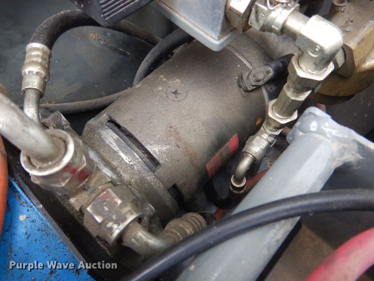 image for item MU9755 1998 Terex TA33E  boom lift