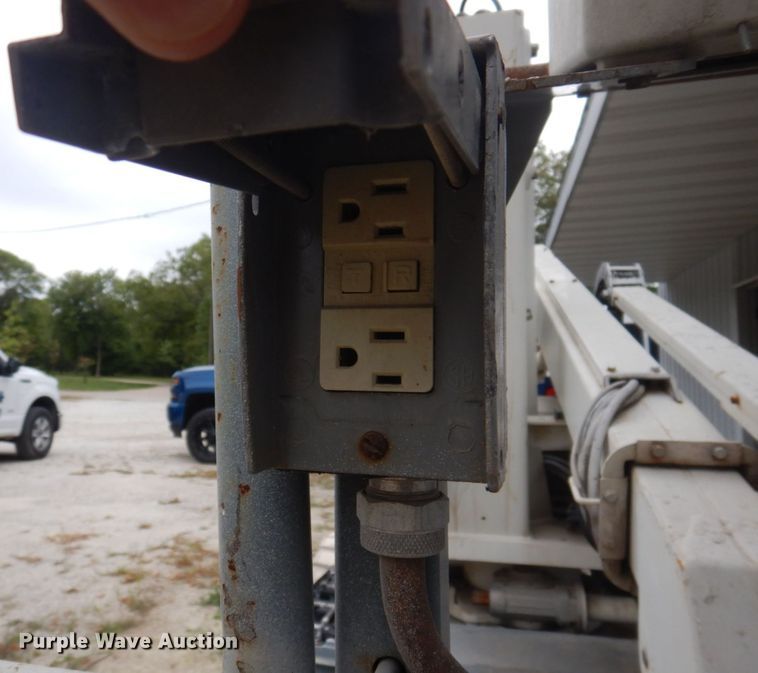 image for item MU9755 1998 Terex TA33E  boom lift