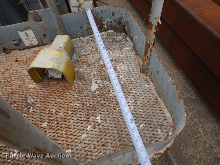 image for item MU9755 1998 Terex TA33E  boom lift