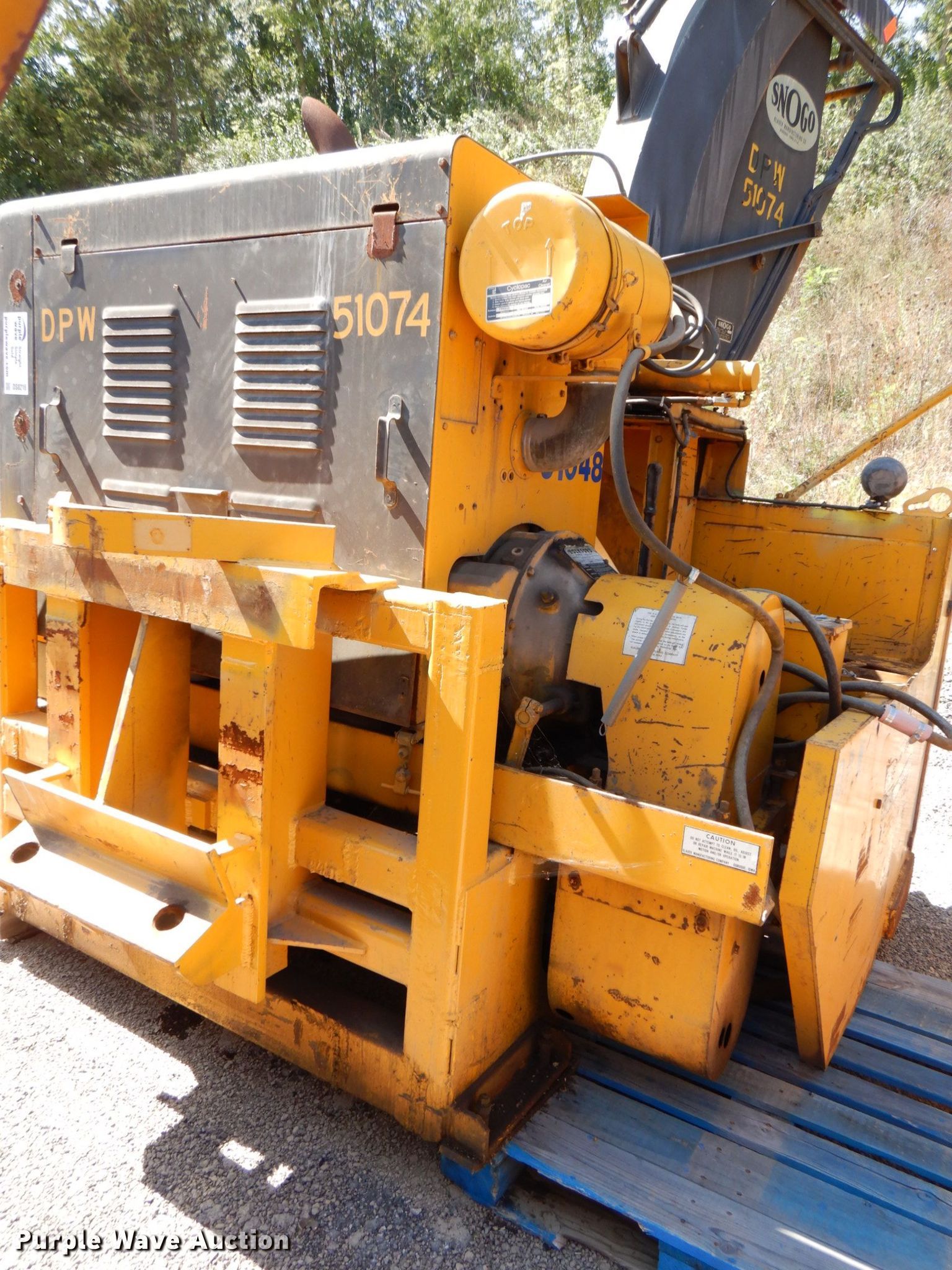 Snogo MP3D snow blower in East Troy, WI Item DS8216 sold Purple Wave