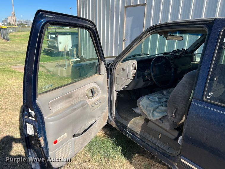 image for item DJ7709 1998 Chevrolet C1500  Ext. Cab pickup truck