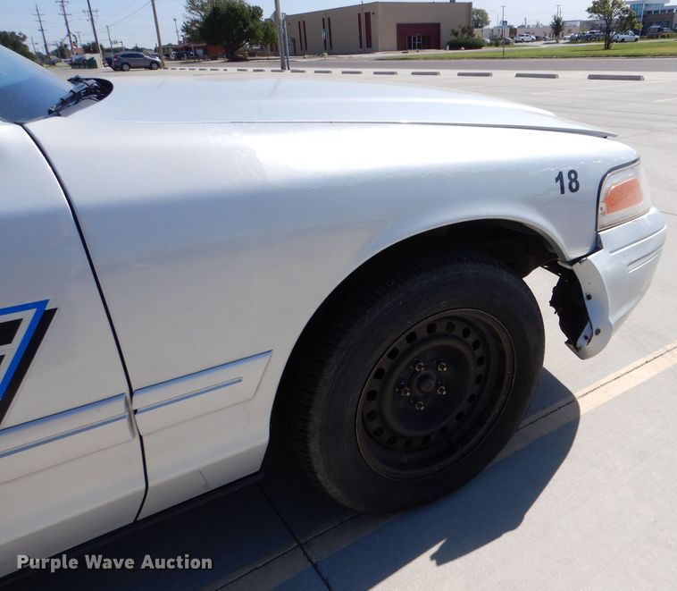 image for item DM2505 2001 Ford Crown Victoria Police Interceptor