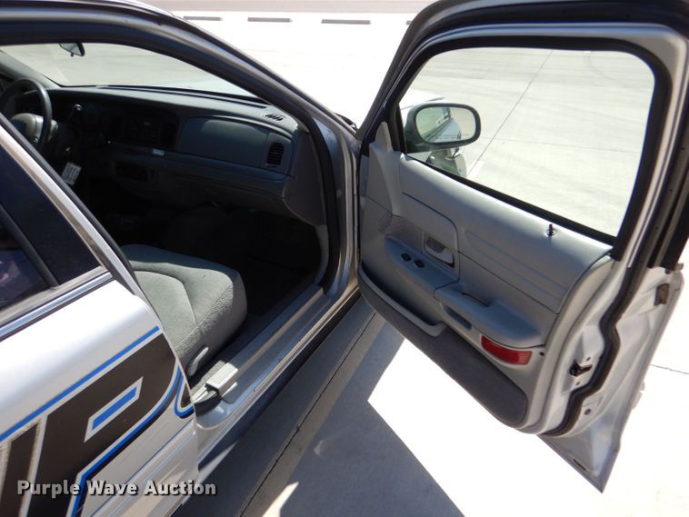 image for item DM2505 2001 Ford Crown Victoria Police Interceptor