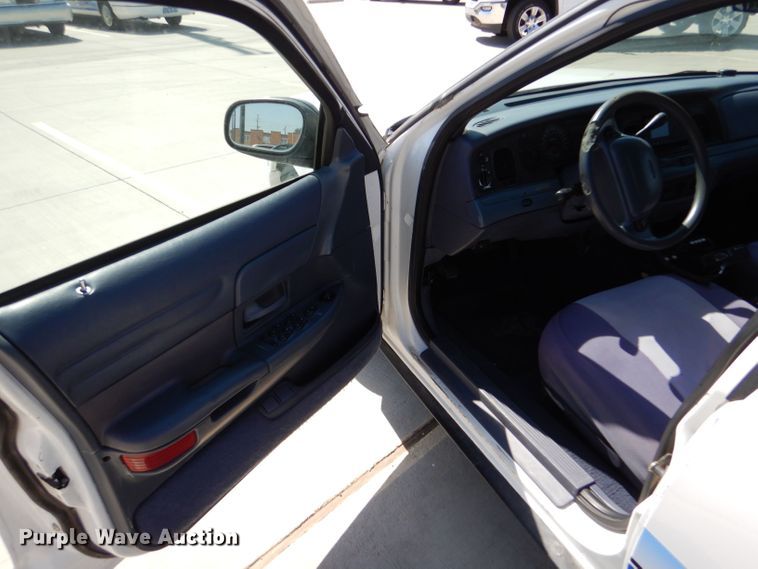 image for item DM2506 1999 Ford Crown Victoria Police Interceptor
