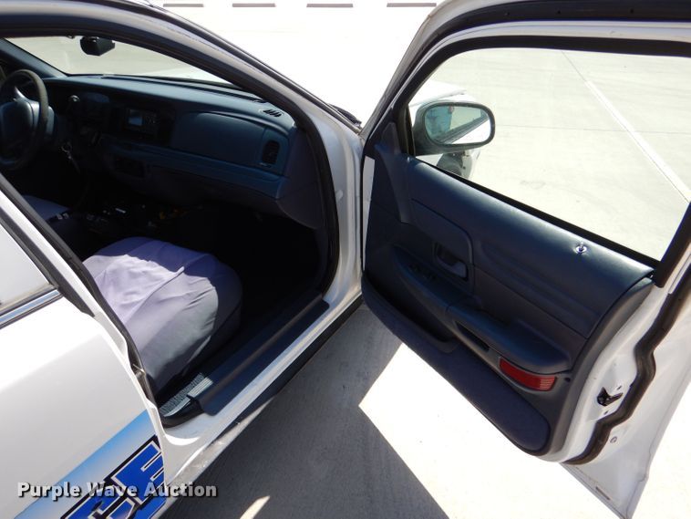 image for item DM2506 1999 Ford Crown Victoria Police Interceptor