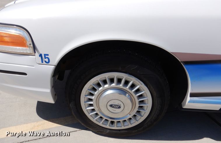 image for item DM2506 1999 Ford Crown Victoria Police Interceptor
