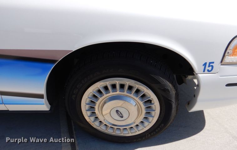 image for item DM2506 1999 Ford Crown Victoria Police Interceptor