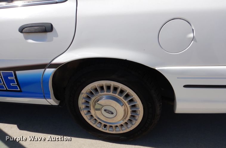 image for item DM2506 1999 Ford Crown Victoria Police Interceptor