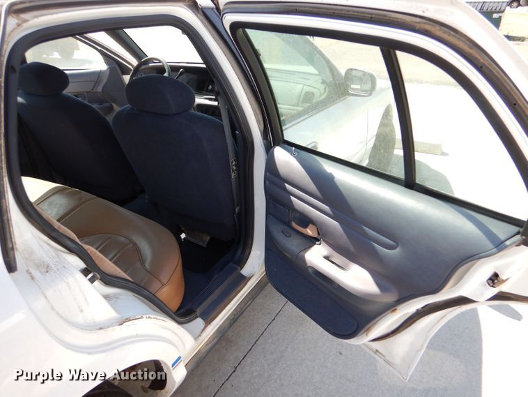 image for item DM2507 1999 Ford Crown Victoria Police Interceptor