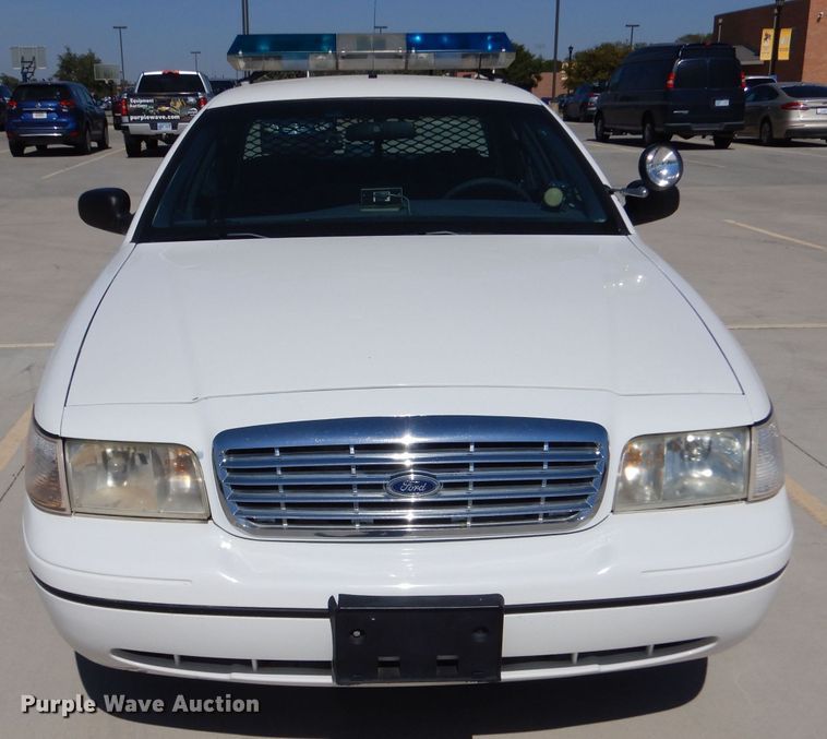 image for item DM2508 2000 Ford Crown Victoria Police Interceptor
