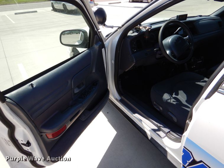 image for item DM2508 2000 Ford Crown Victoria Police Interceptor