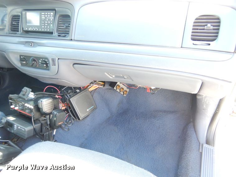 image for item DM2508 2000 Ford Crown Victoria Police Interceptor