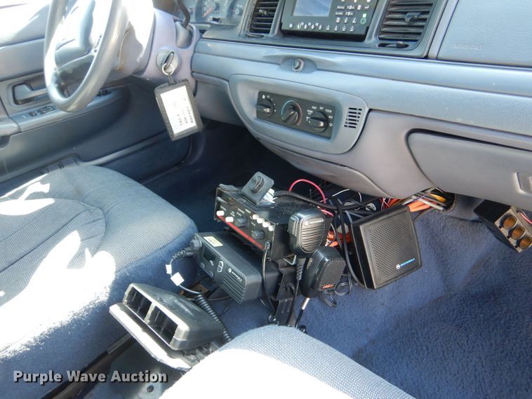 image for item DM2508 2000 Ford Crown Victoria Police Interceptor