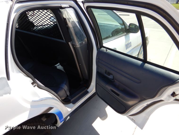 image for item DM2508 2000 Ford Crown Victoria Police Interceptor