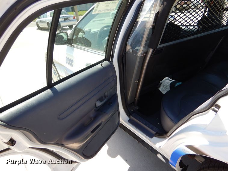 image for item DM2508 2000 Ford Crown Victoria Police Interceptor
