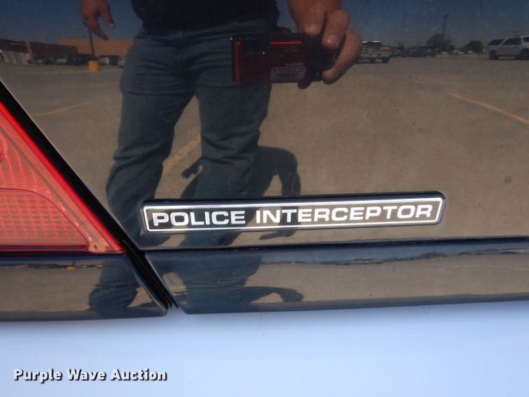 image for item DM2508 2000 Ford Crown Victoria Police Interceptor