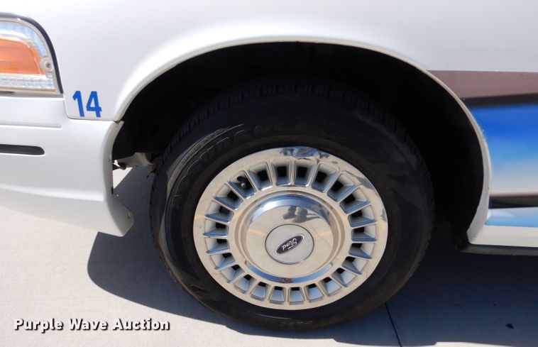 image for item DM2508 2000 Ford Crown Victoria Police Interceptor