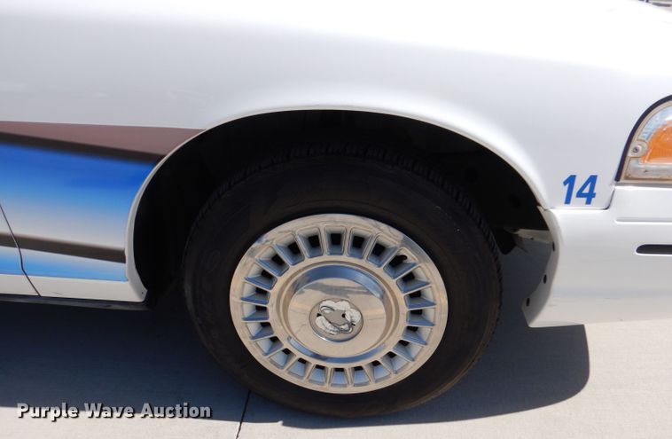 image for item DM2508 2000 Ford Crown Victoria Police Interceptor