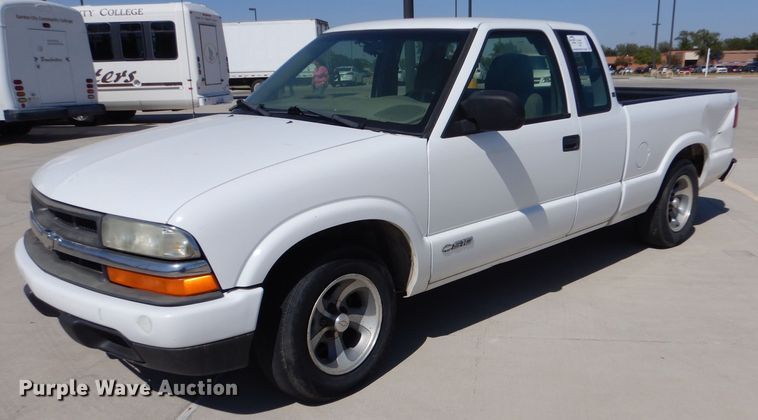 image for item DM2509 2003 Chevrolet S10  Ext. Cab pickup truck